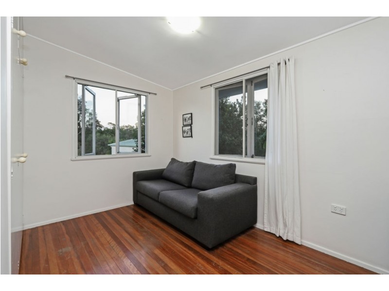 11 Culworth Street, Chermside West QLD 4032