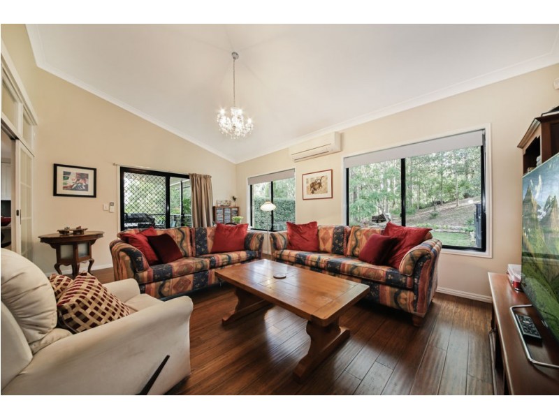29 Talisman Court, Eatons Hill QLD 4037