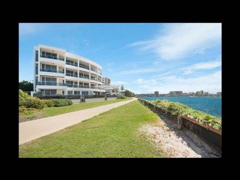 2/47 ‘Casa Cielo’ Landsborough Pde, Golden Beach QLD 4551