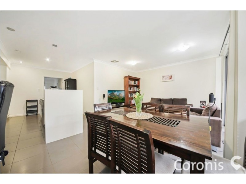 8 Worchester Crescent, Wakerley QLD 4154