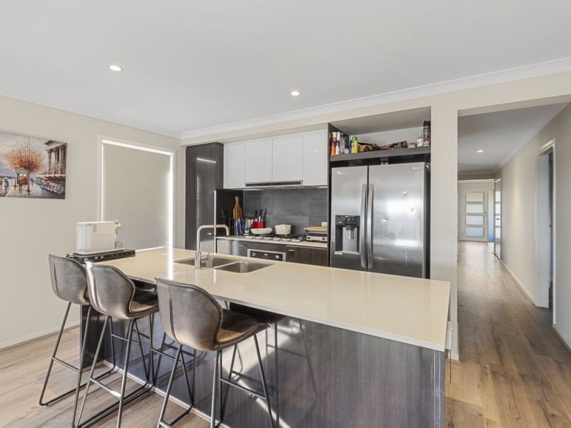 14 Covella Boulevard, Greenbank QLD 4124