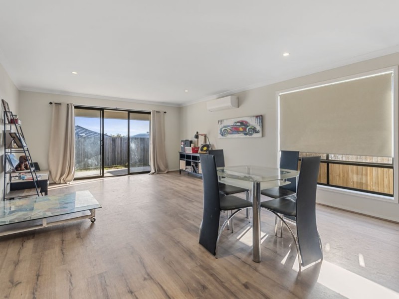 14 Covella Boulevard, Greenbank QLD 4124