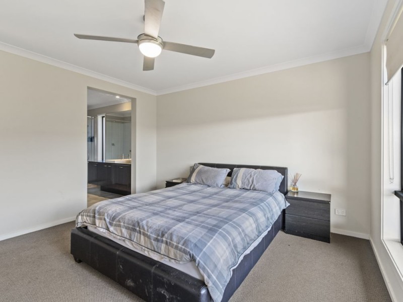 14 Covella Boulevard, Greenbank QLD 4124