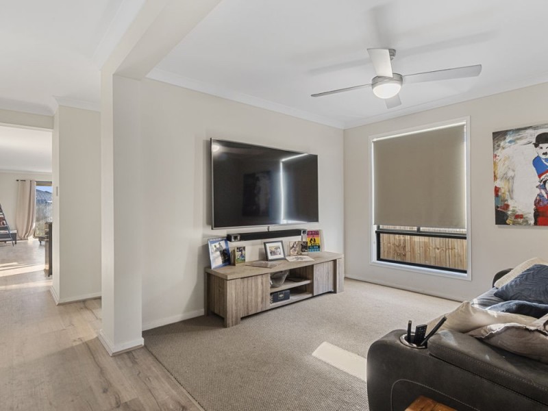 14 Covella Boulevard, Greenbank QLD 4124