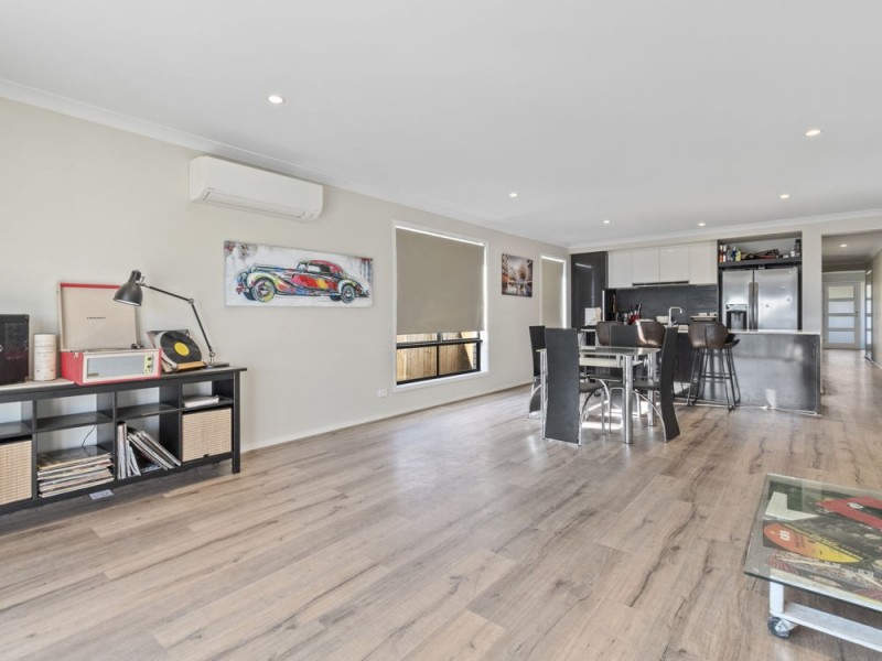14 Covella Boulevard, Greenbank QLD 4124