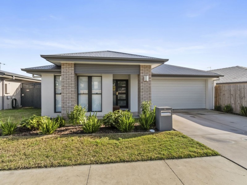 14 Covella Boulevard, Greenbank QLD 4124