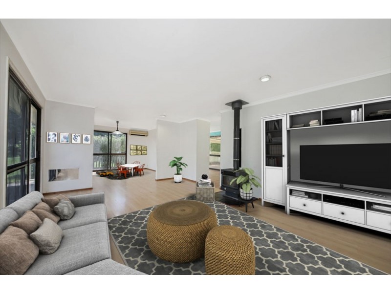 8 Caneby Street, Everton Hills QLD 4053