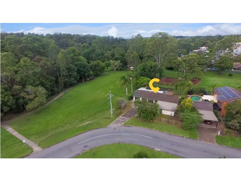 8 Caneby Street, Everton Hills QLD 4053