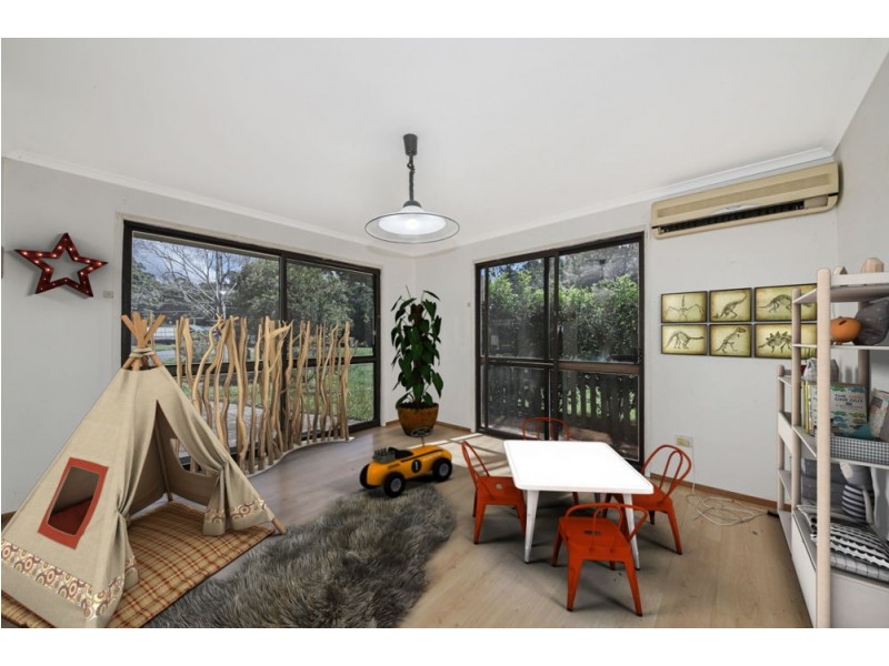 8 Caneby Street, Everton Hills QLD 4053