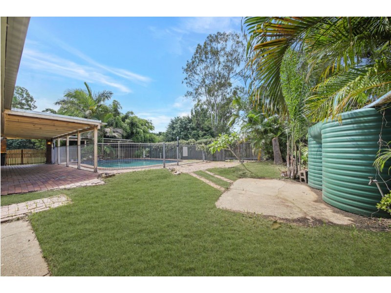 8 Caneby Street, Everton Hills QLD 4053