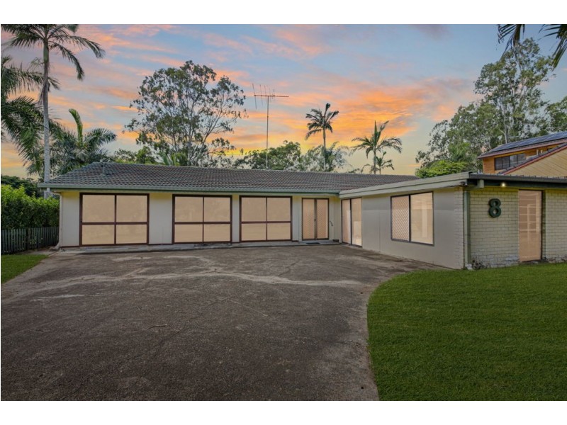 8 Caneby Street, Everton Hills QLD 4053