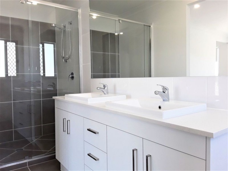 66 Morna St, Newport QLD 4020