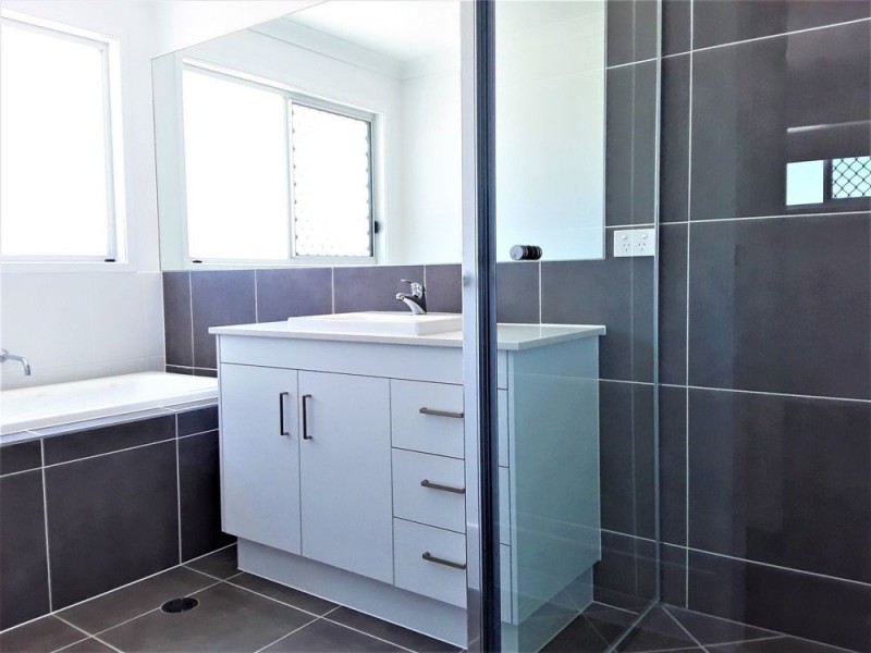 66 Morna St, Newport QLD 4020