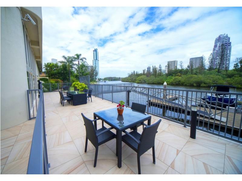 34/1 Serisier Ave, Main Beach QLD 4217