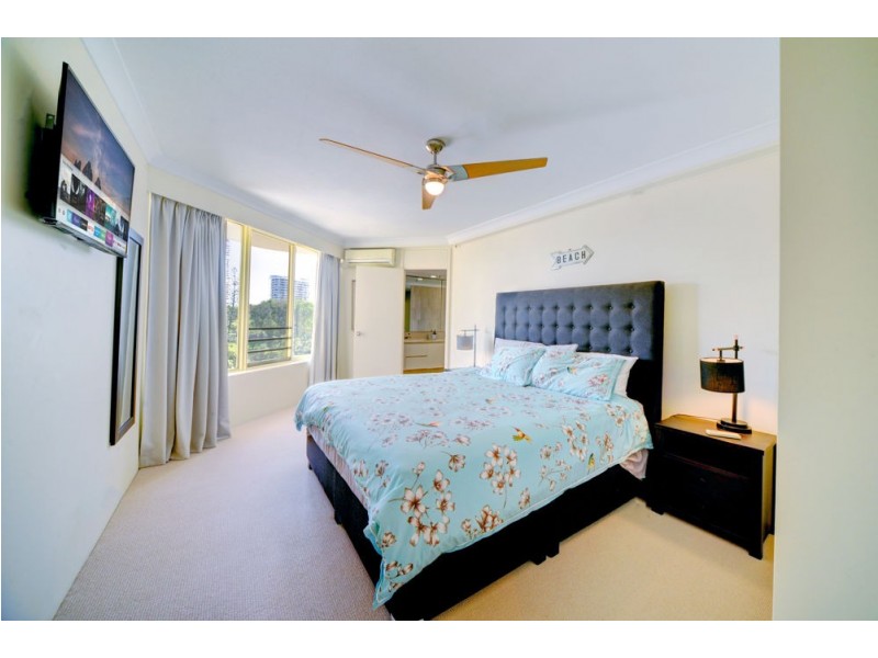 34/1 Serisier Ave, Main Beach QLD 4217