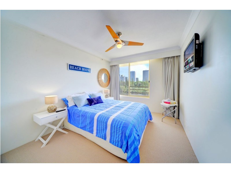 34/1 Serisier Ave, Main Beach QLD 4217