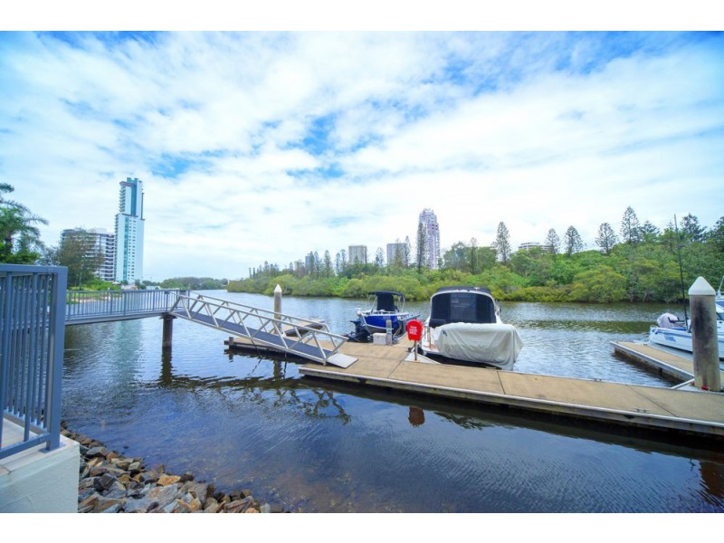 34/1 Serisier Ave, Main Beach QLD 4217