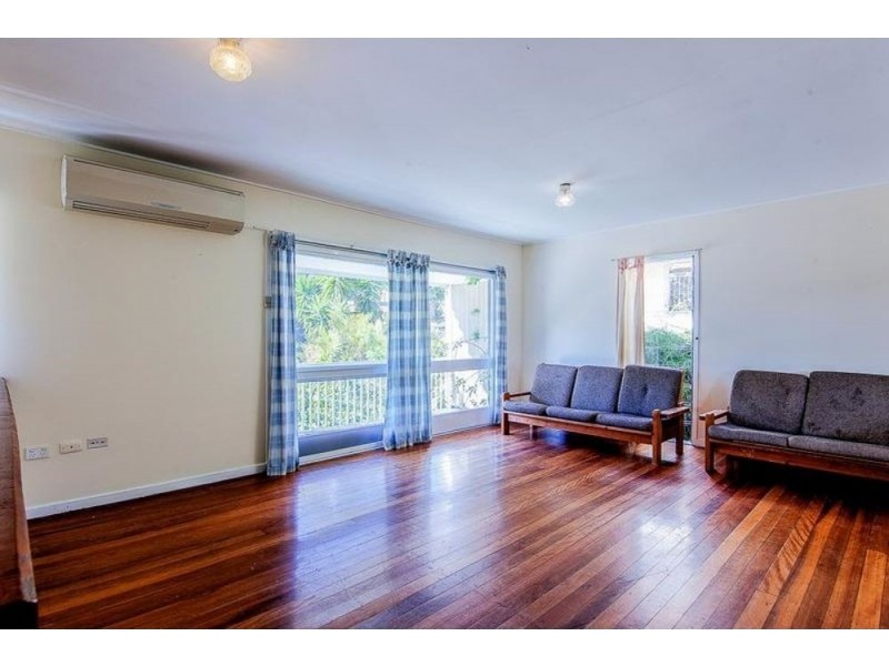 4 LANARK STREET, Kenmore QLD 4069