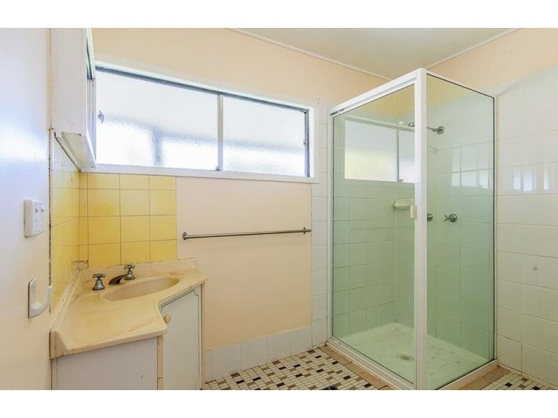 4 LANARK STREET, Kenmore QLD 4069