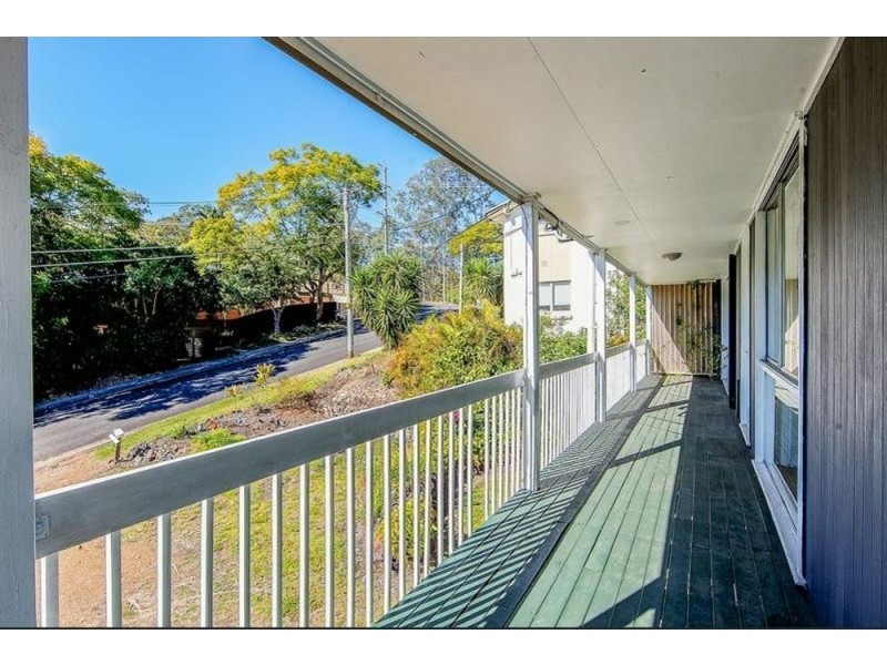 4 LANARK STREET, Kenmore QLD 4069