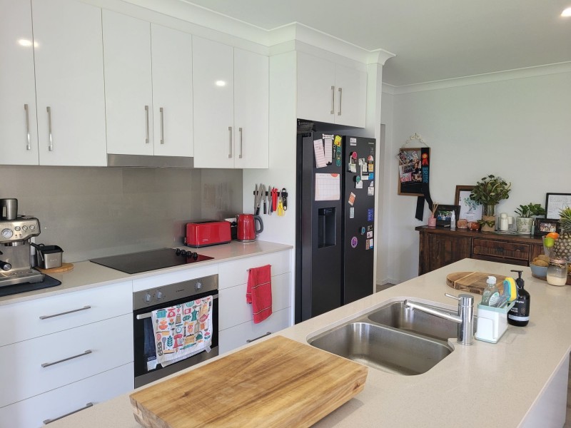 24 Vassallo Drive, Rosewood QLD 4340