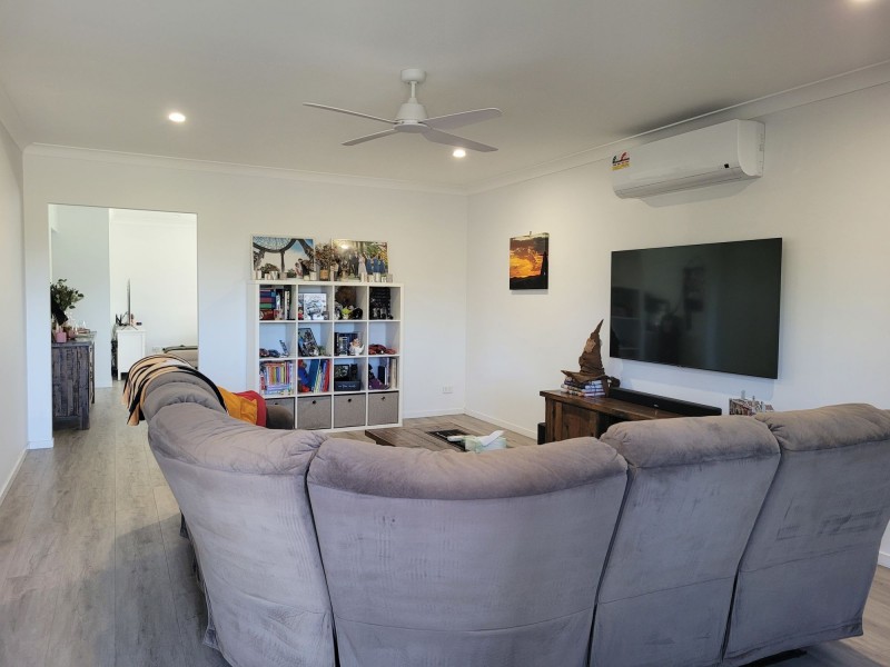 24 Vassallo Drive, Rosewood QLD 4340