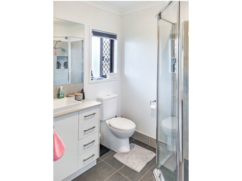 24 Vassallo Drive, Rosewood QLD 4340