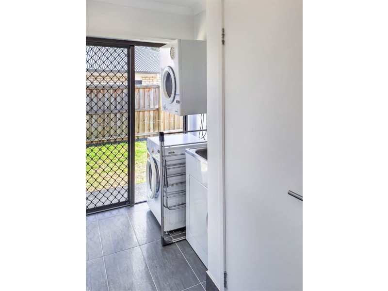 24 Vassallo Drive, Rosewood QLD 4340