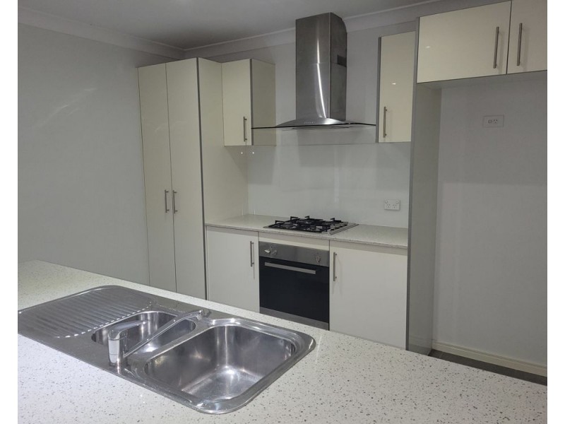 15 Navickas Cct, Redbank Plains QLD 4301