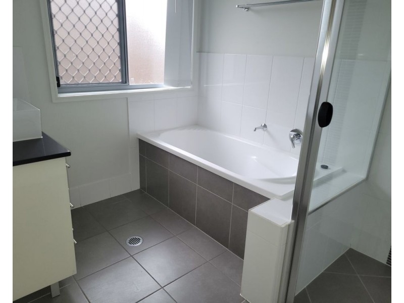 15 Navickas Cct, Redbank Plains QLD 4301