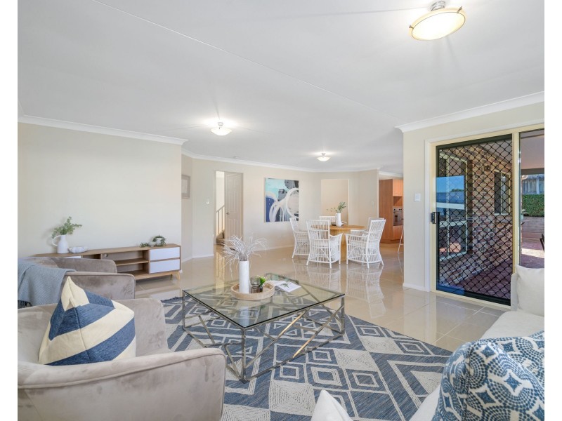 11 Sweetapple Place, Manly West QLD 4179