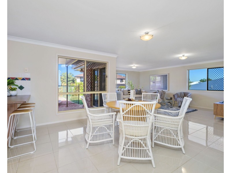 11 Sweetapple Place, Manly West QLD 4179