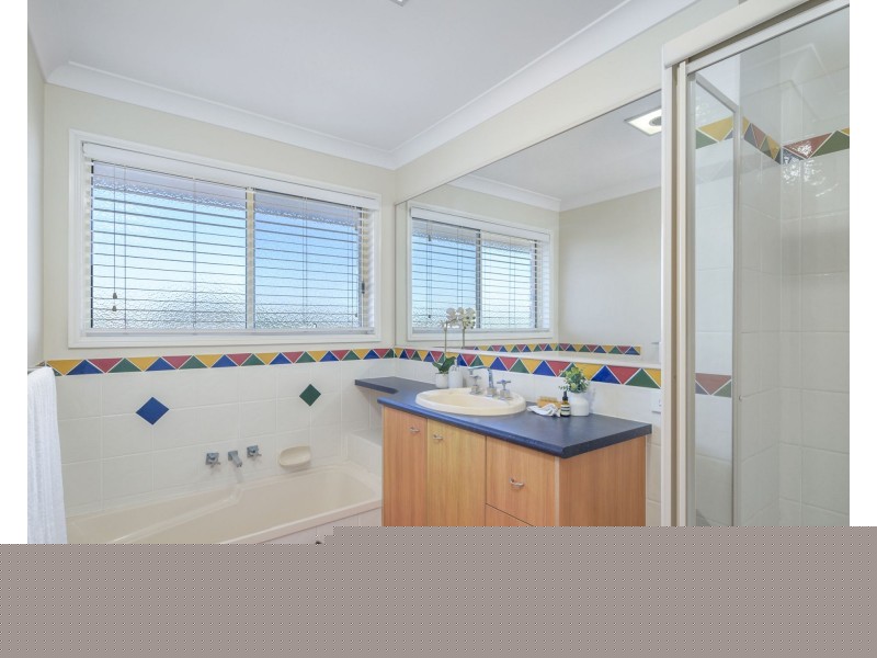 11 Sweetapple Place, Manly West QLD 4179