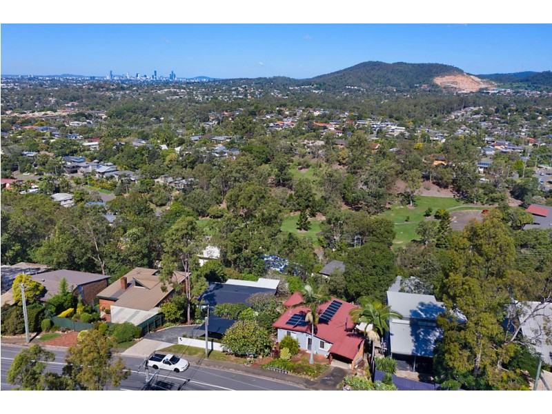 127 Plucks Road, Arana Hills QLD 4054