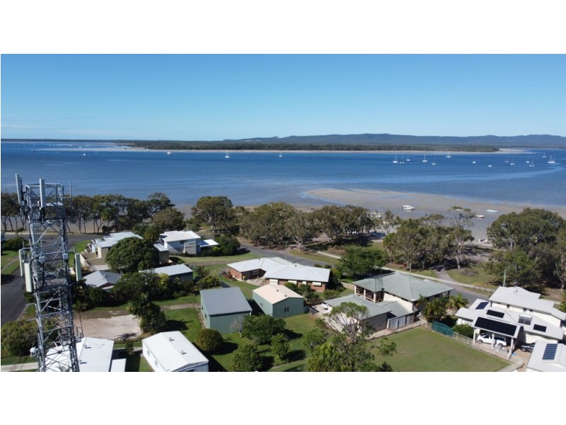 19 Gympie Road, Tin Can Bay QLD 4580