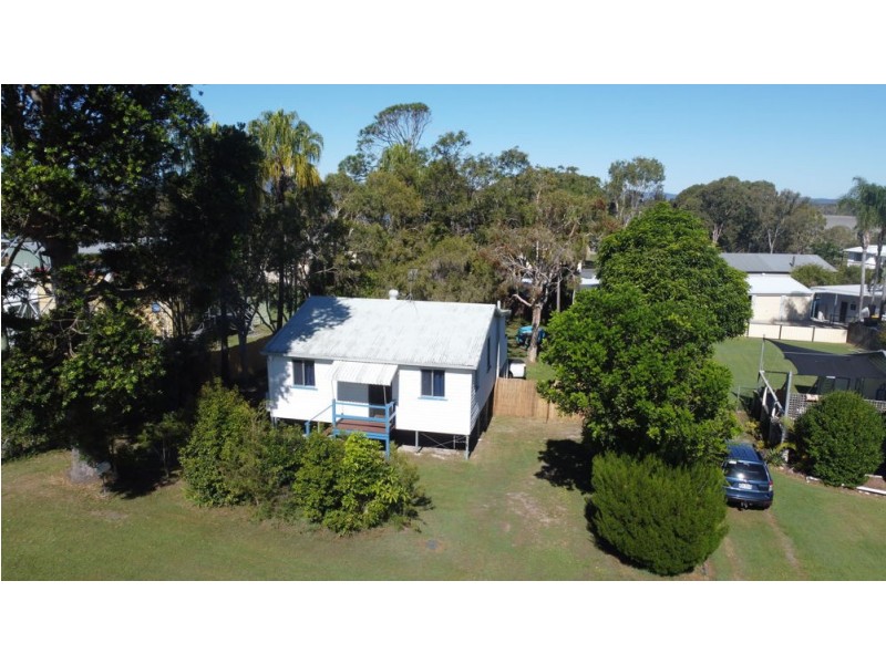 19 Gympie Road, Tin Can Bay QLD 4580