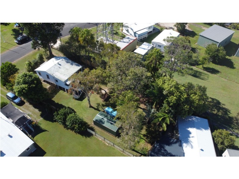 19 Gympie Road, Tin Can Bay QLD 4580