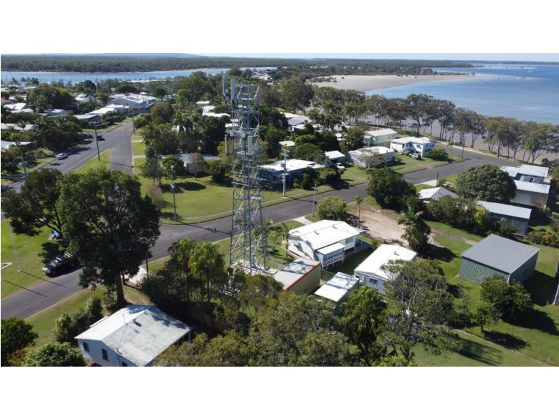 19 Gympie Road, Tin Can Bay QLD 4580