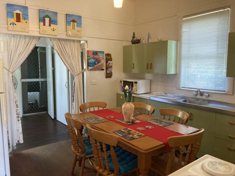 19 Gympie Road, Tin Can Bay QLD 4580