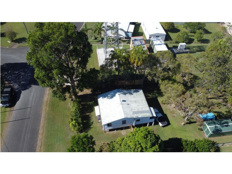 19 Gympie Road, Tin Can Bay QLD 4580