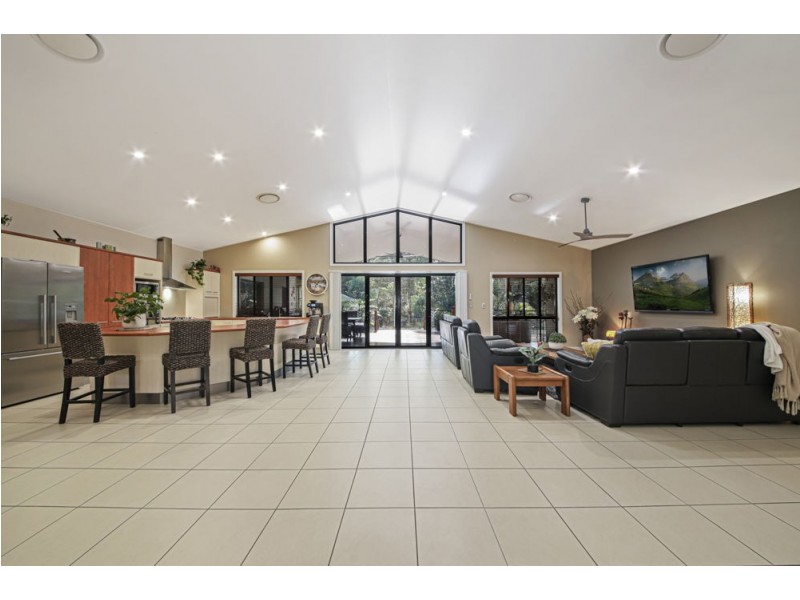 10 Bramwell Court, Cashmere QLD 4500