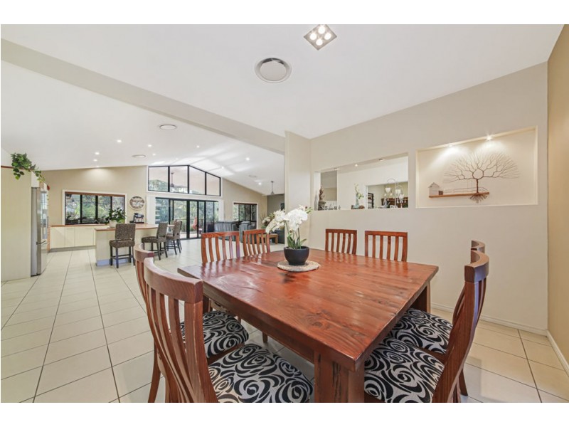 10 Bramwell Court, Cashmere QLD 4500