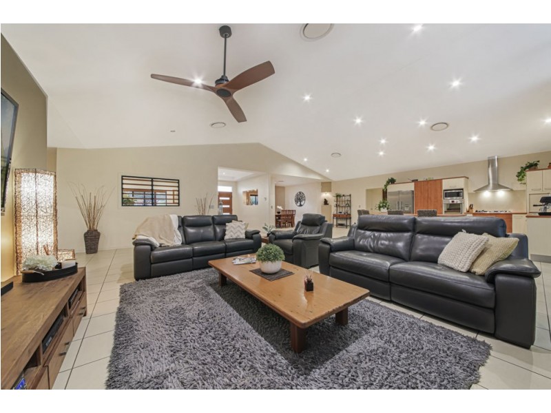 10 Bramwell Court, Cashmere QLD 4500