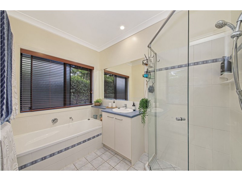 10 Bramwell Court, Cashmere QLD 4500