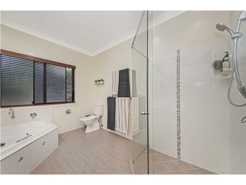 10 Bramwell Court, Cashmere QLD 4500