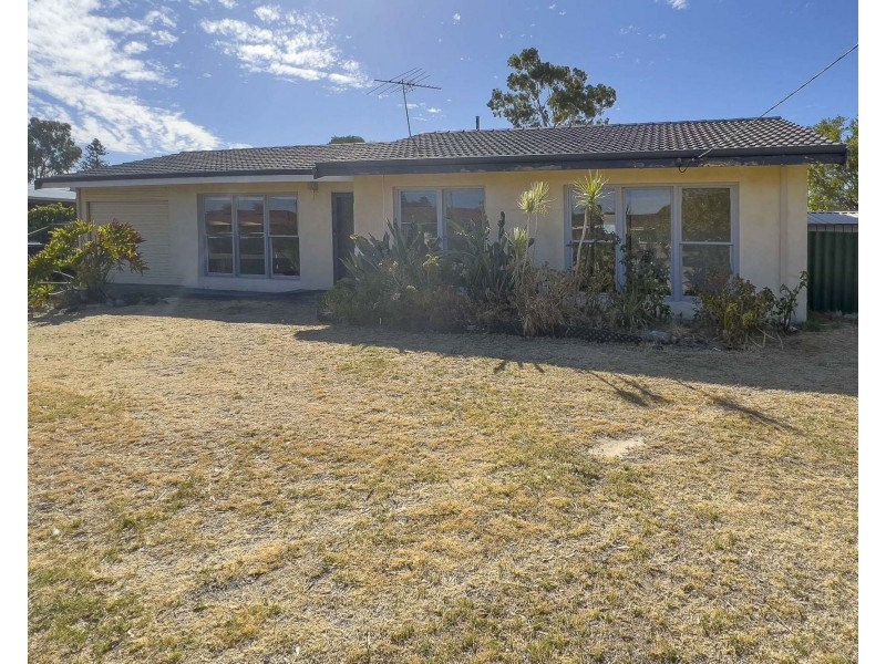 5 Kari Court, Camillo WA 6111
