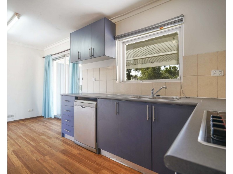 5 Kari Court, Camillo WA 6111