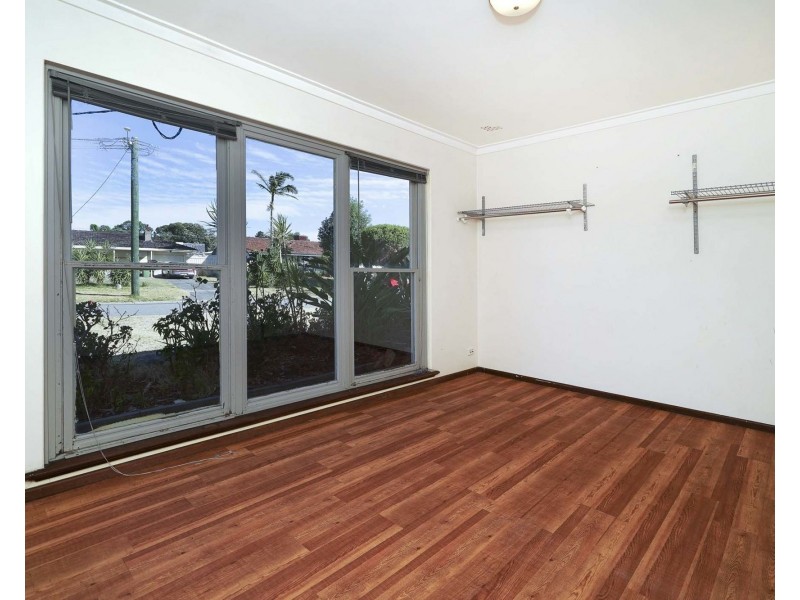 5 Kari Court, Camillo WA 6111