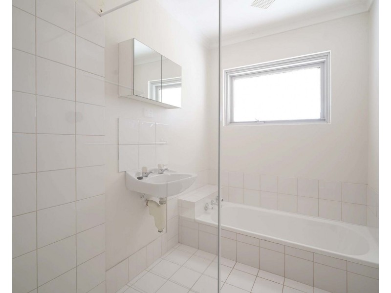 5 Kari Court, Camillo WA 6111