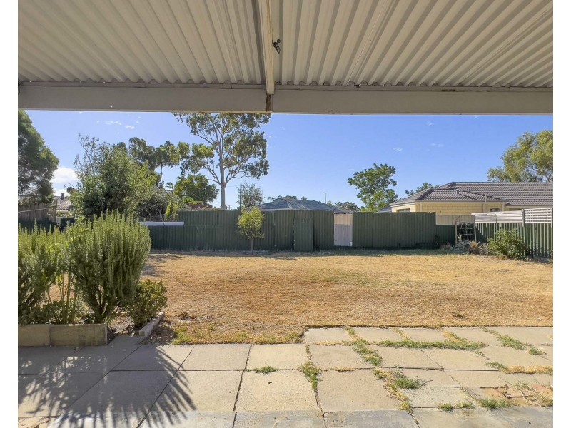 5 Kari Court, Camillo WA 6111